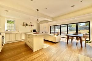 Kitchen Diner- click for photo gallery